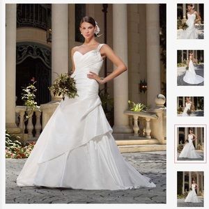 Casablanca Bridal size 8 style 1977 white bridal gown. One Shoulder.